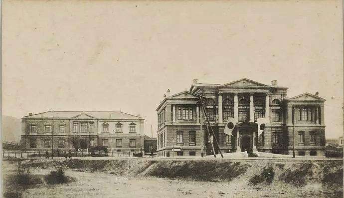 日本间谍学校存在共产党特工，身为日本人，却为美苏提供绝密情报