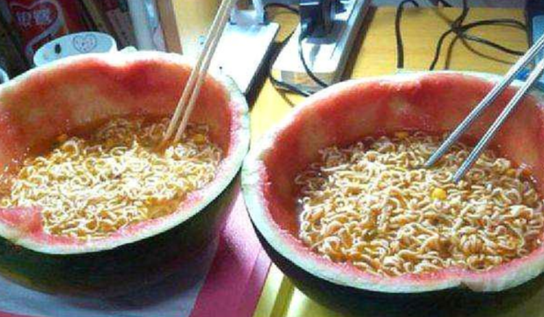 “原来饮水机还能这样用”，大学生宿舍“神操作”，个个令人捧腹