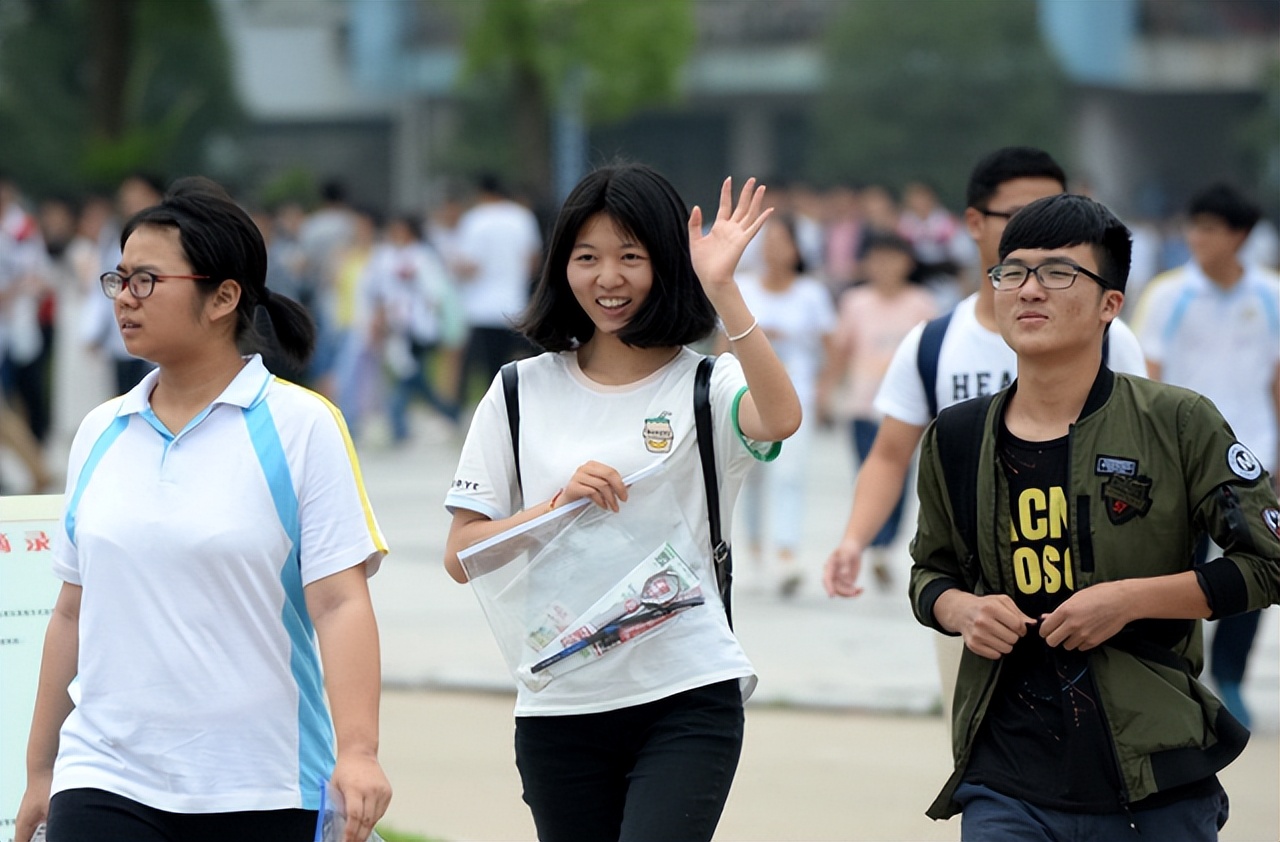 大学平时分重要吗（高考数学和语文哪个重要）