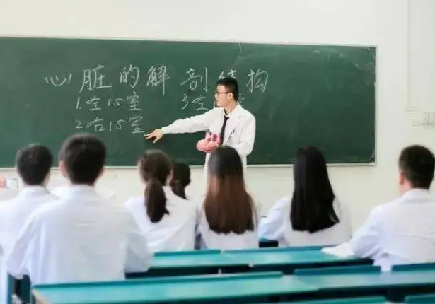 临床医学专业最新排名，上海交大成“天花板”，浙大紧随其后