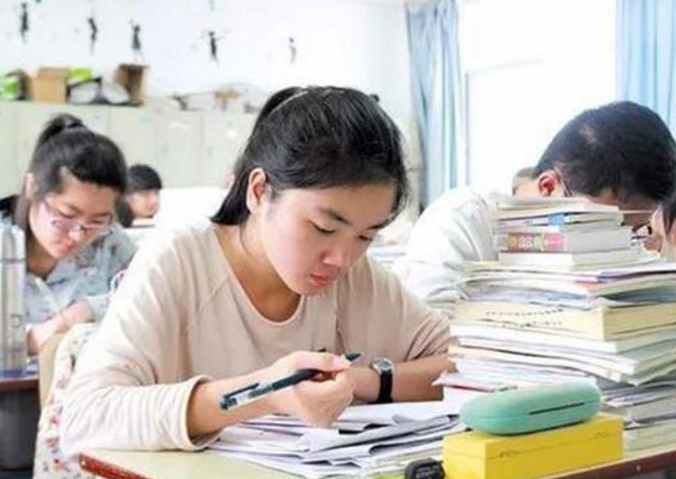 2022浙江高考选考落幕，全省57.67万考生参加，同期增加了3万多人