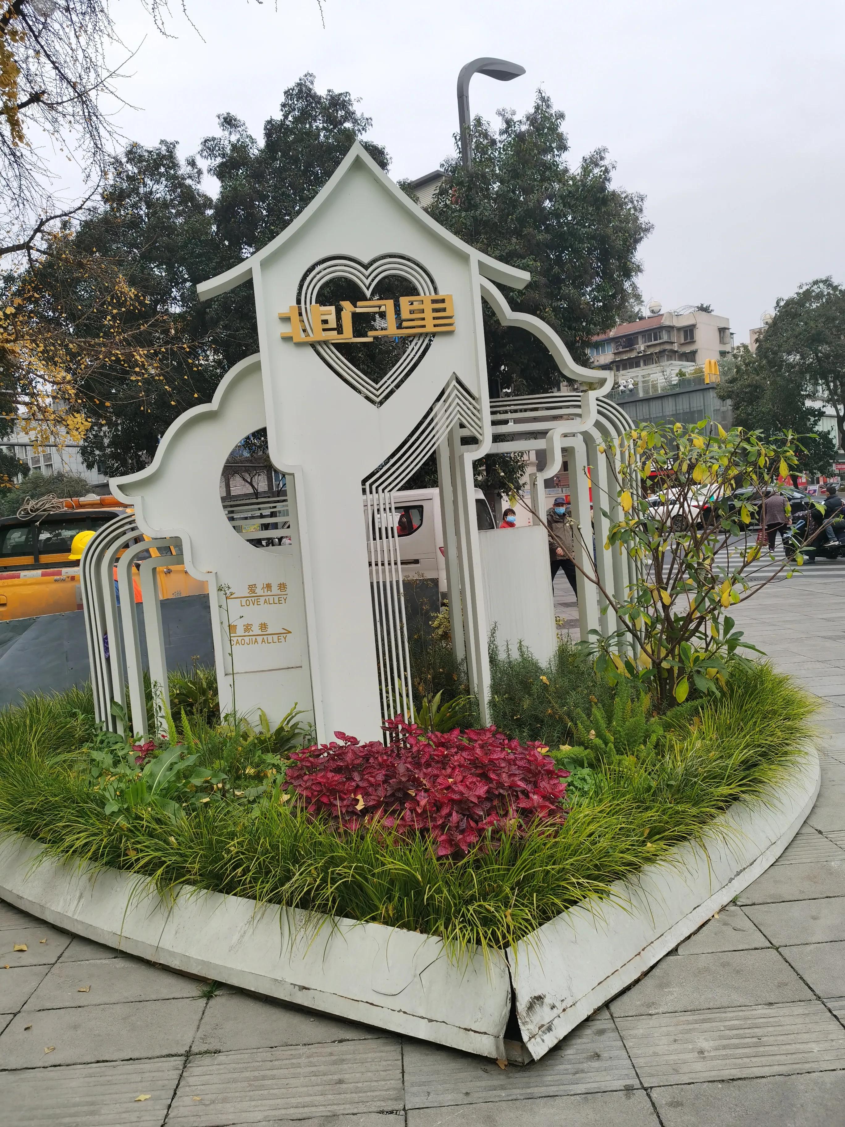 长大后才发现难忘的事不一定是快乐的，很可能充满了无奈