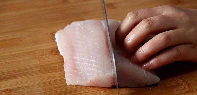 魚肉是癌症的“發物”嗎？ 醫生提醒：應該撤下餐桌的，是這5物