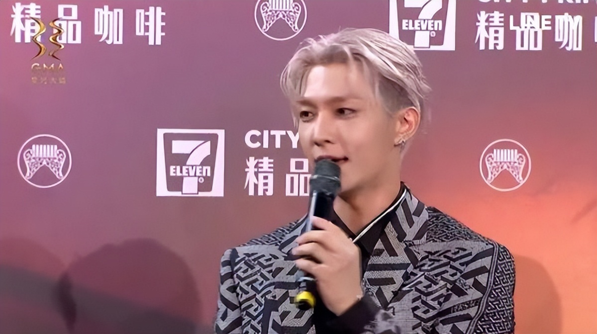 金曲奖／韦礼安、炎亚纶连续现踪红毯！帅度破表网嗨翻