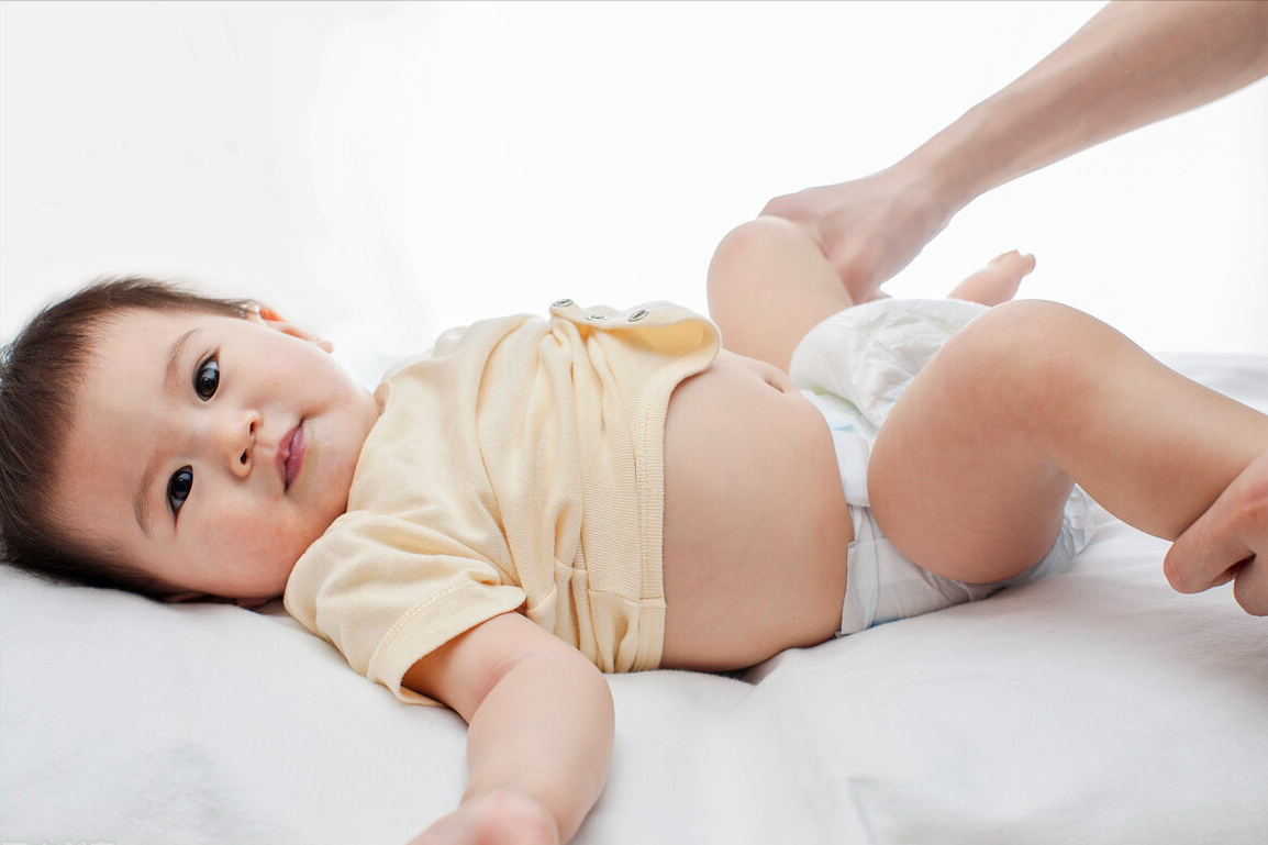 新生儿的贴身衣服除了纯棉，8个细节要重视，宝宝穿得舒服放心