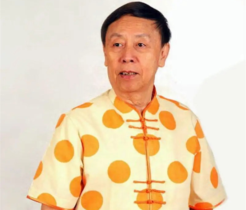 两位相声大师罕同框！85岁黄俊英精神好，87岁杨达坐轮椅行动不便