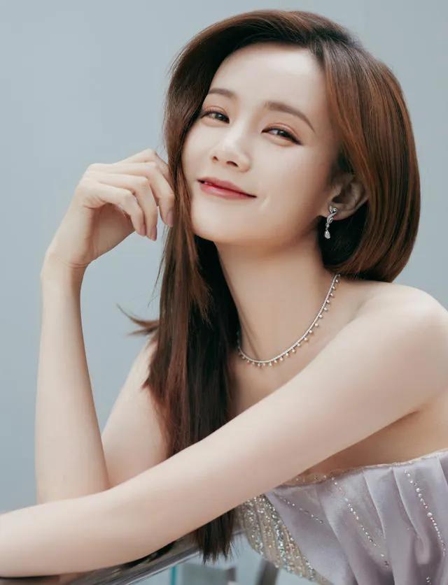 李一桐，甜美像极了初恋