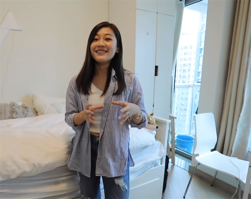 一对香港26岁小夫妻，住进19㎡双阳台“纳米楼”，蜗居真的太逼仄