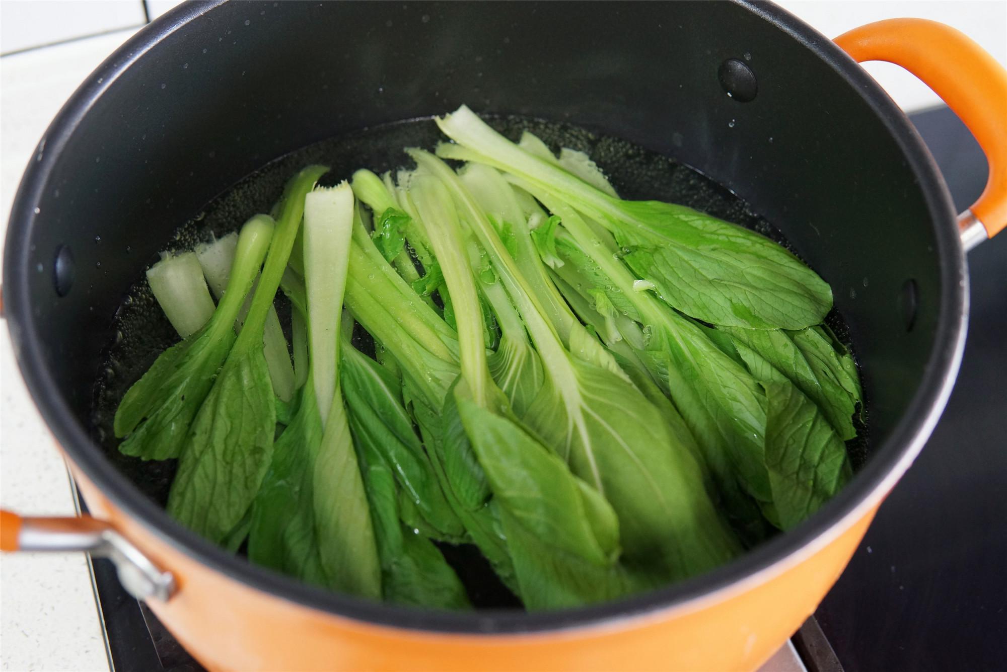 建議：這5種綠葉菜多吃，含鈣量很高，清淡飲食也能把鈣補足了