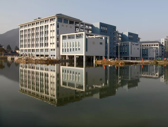 “医学热”又来了？学考想考医学专业，重点关注广东这12所院校