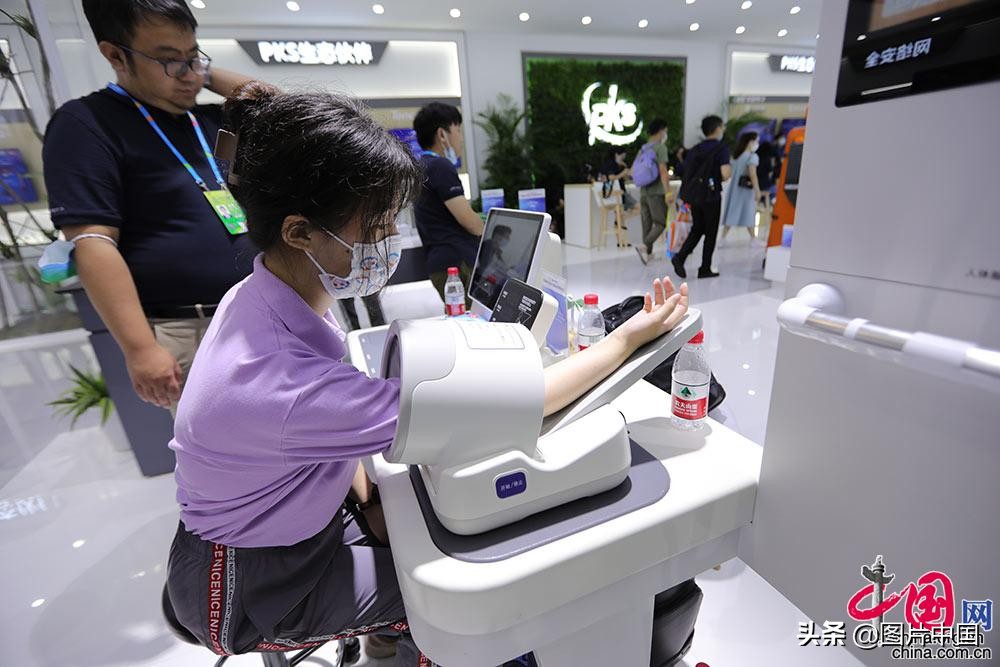 第五届数字中国建设成果展览会迎来首个公众日“数字”让生活更美好