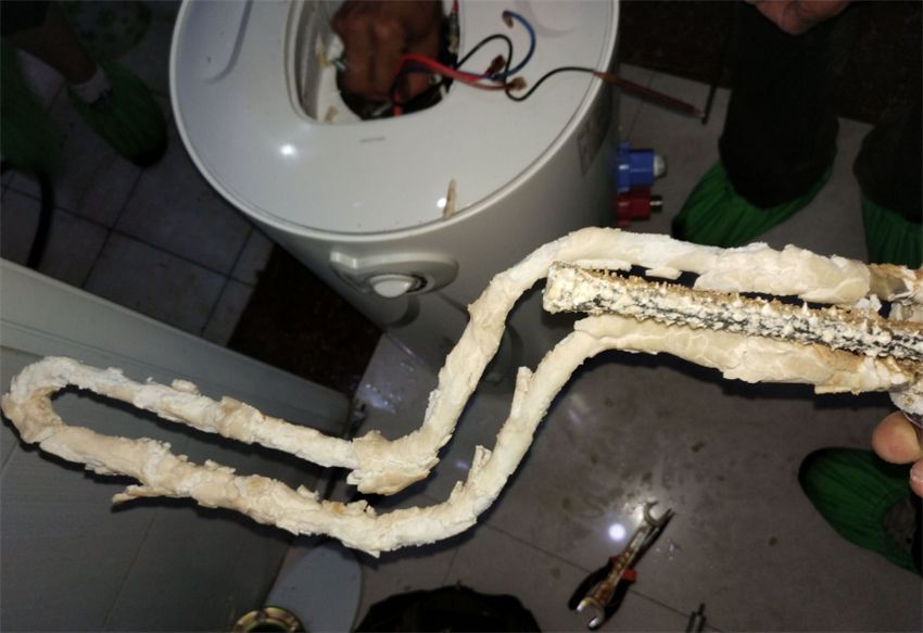 電熱水器24小時開著好，還是用時再開好？了解后發現，多半人做錯