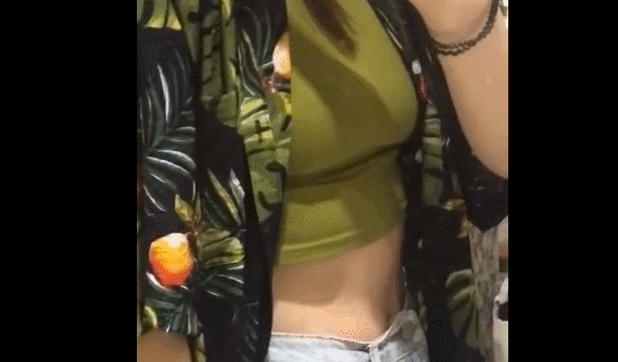 新剧一出场小腹凸成一坨？这翻车的体态硬是被腿精天花板当场救回