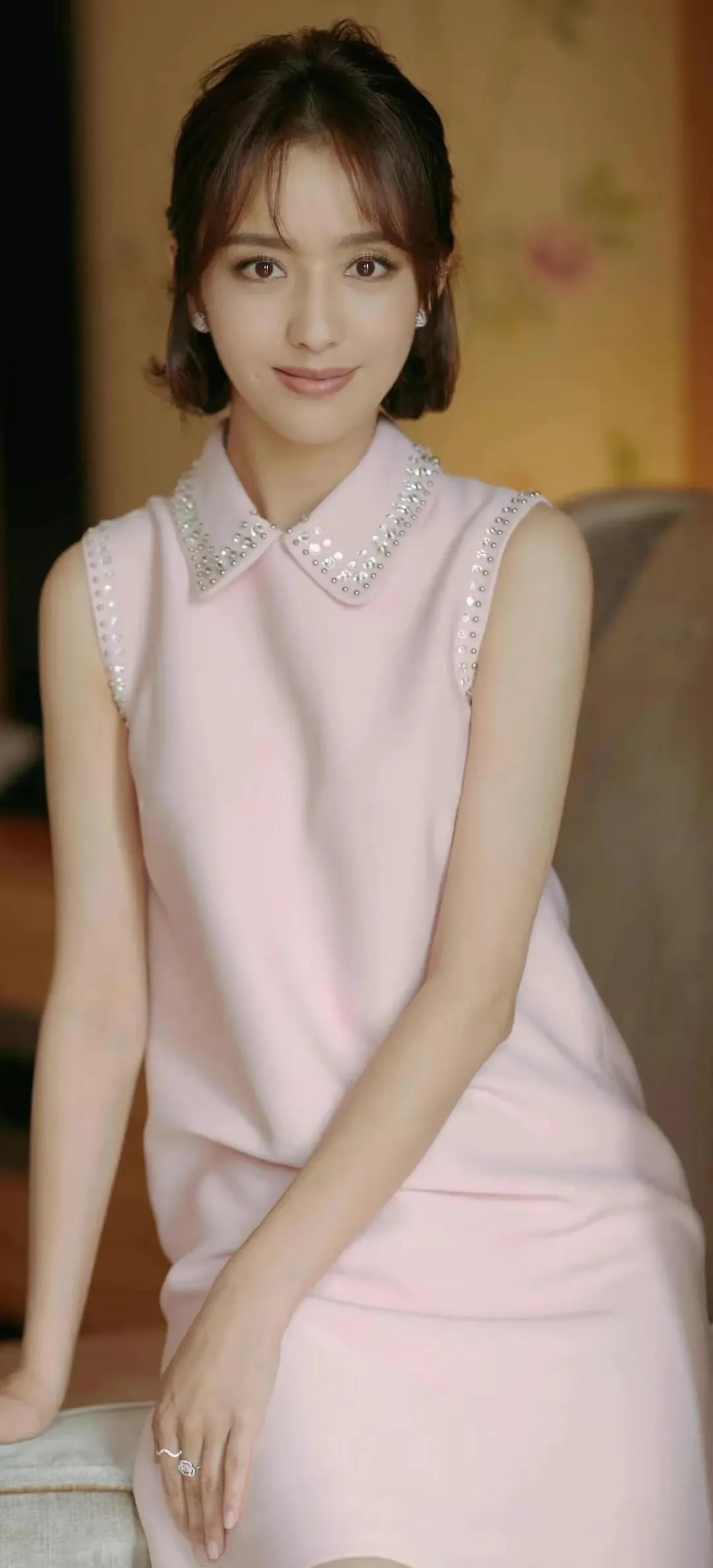 佟丽娅短发造型真漂亮