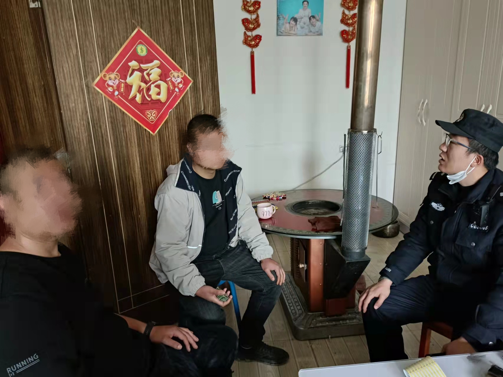 富平县公安局张桥派出所成功化解一起劳务纠纷