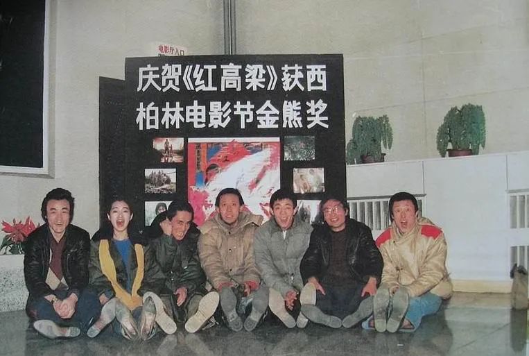 张艺谋的成名之路，网友高呼：他的经历比他拍的电影还精彩