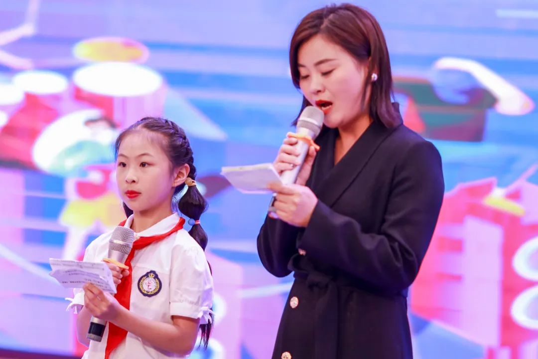 华阳实验小学举行“童星耀五月·艺术绽花开”群舞比赛（续）