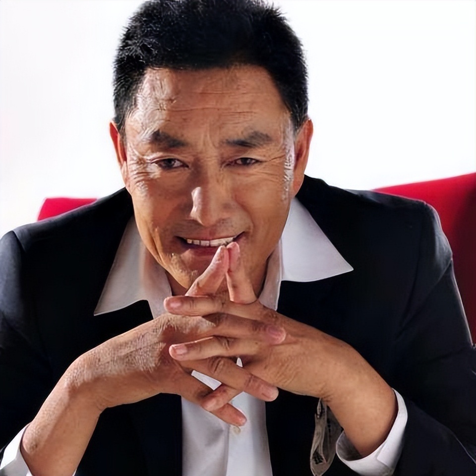 藏族演员多布杰：出道34年不开豪车不用助理，老戏骨的坚守和幸福