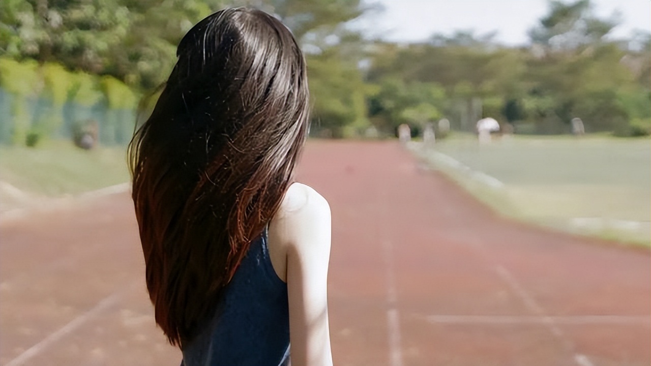 安徽一高校女生发同学背影,称学校是"尼姑庵",外校男生乐了