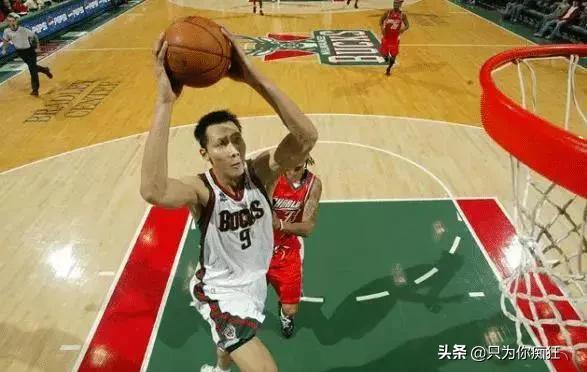 中国有哪些人进入了nba(中国籍球员里面，一共有几人曾登陆NBA打球？)