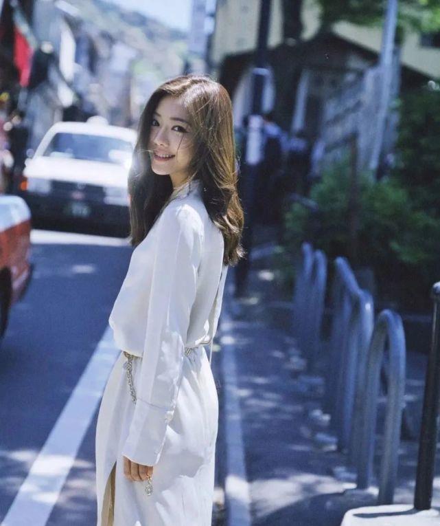 满屏的一星差评，但她怎么还没糊？