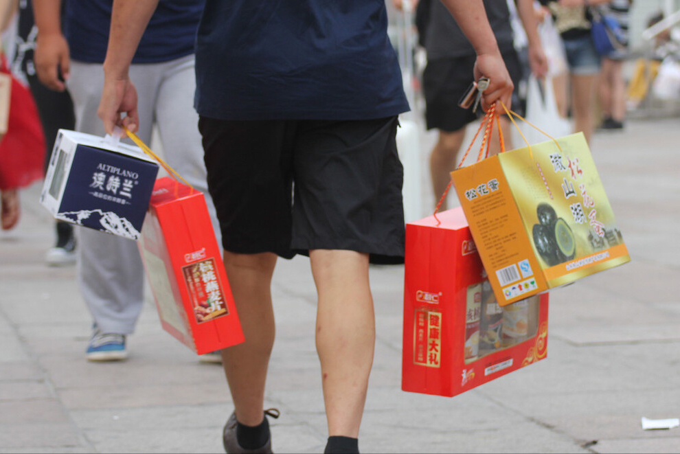 拜年送什么礼品给亲戚（亲戚过年送礼）