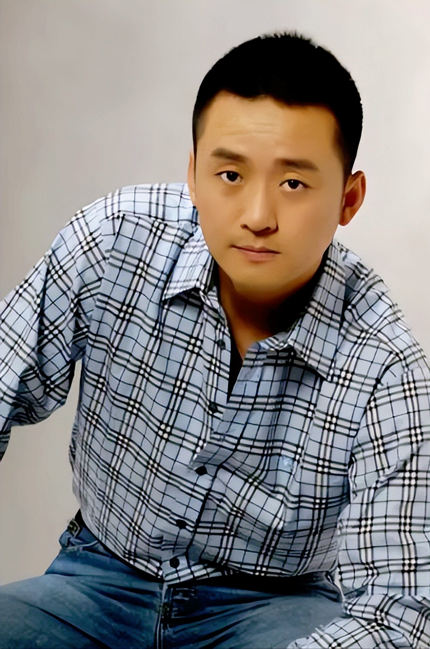 坎坷男星李坤霖：演配角走红，亲情和婚姻都有泪