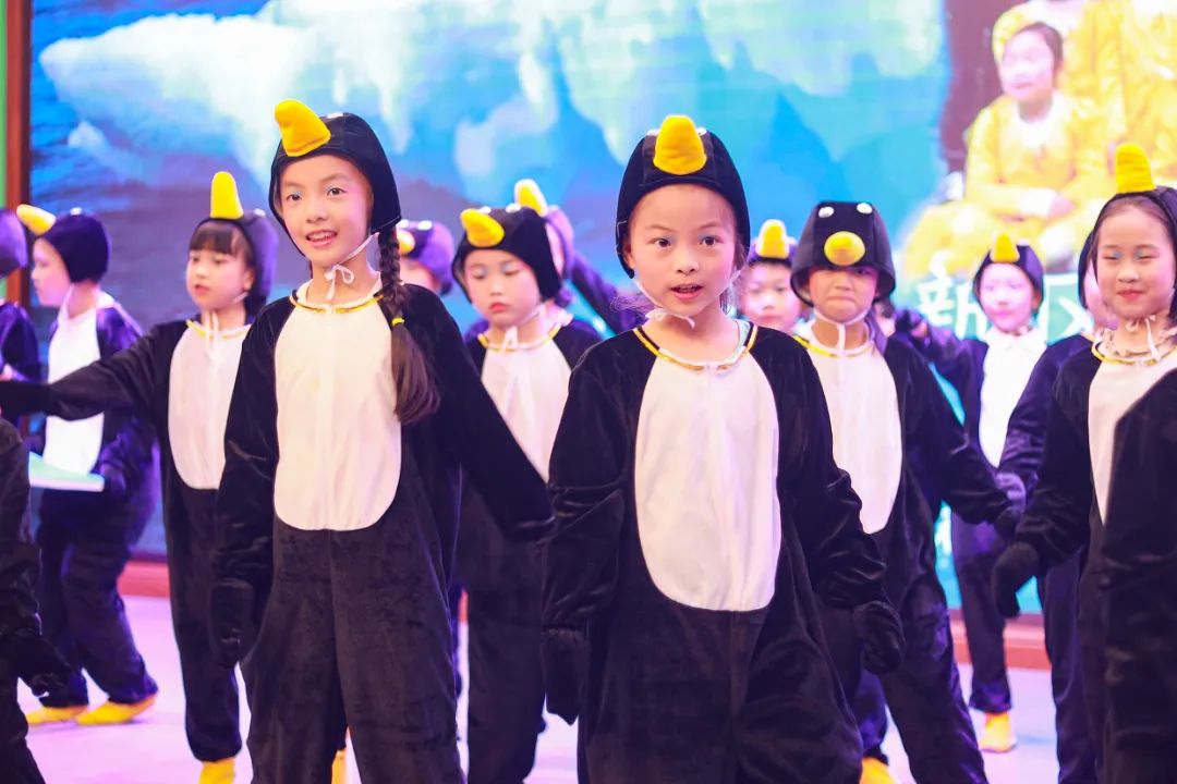 华阳实验小学举行“童星耀五月·艺术绽花开”群舞比赛（续）