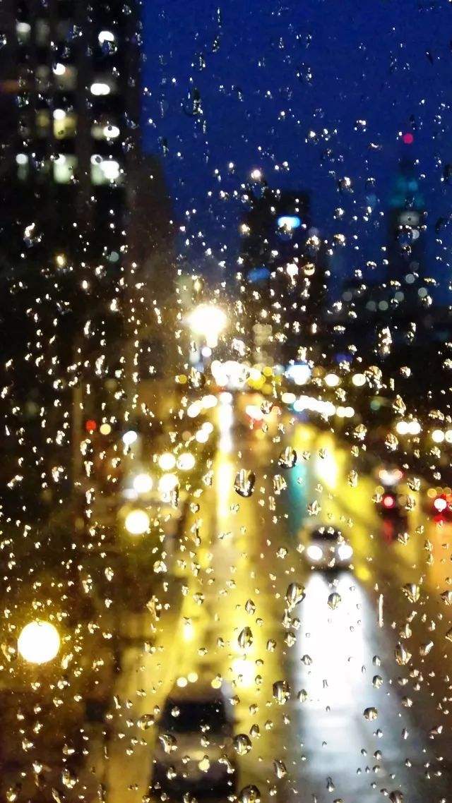 凄凉的雨夜图图片