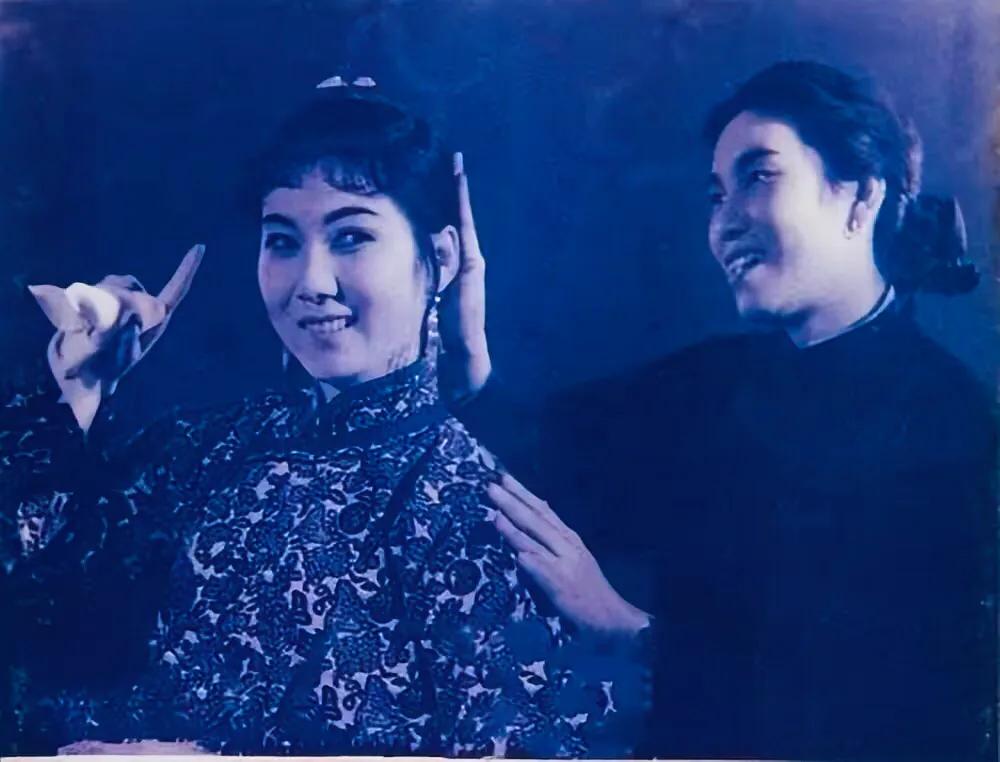 泪目！赵丽蓉去世22周年，儿子回故居悼念：妈，我看您来了