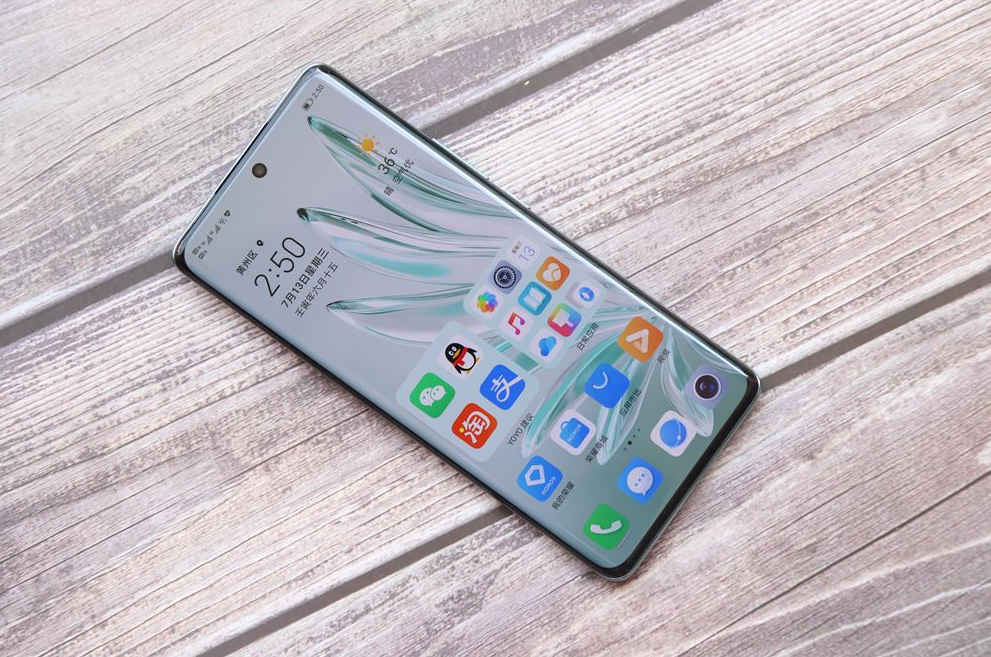 发布不到两个月跌至2999元，100W+256GB，荣耀新机售价更亲民了