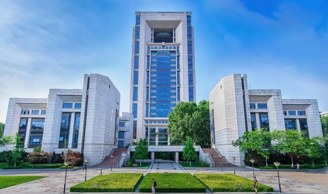 西安交通大学：初心似针，流光若线，以百年之技艺，展鸿鹄之愿景！