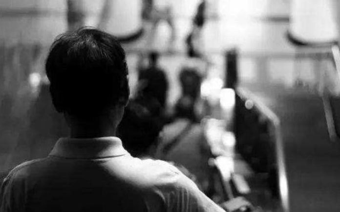 江苏穷小伙，考上北大博士后，远走美国失联20年，不愿见母亲一面