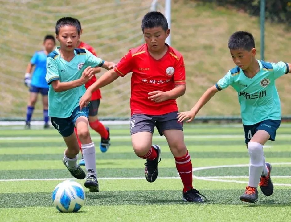 大林小学参加2022年第二届“天府杯”校园足球总决赛取得优异成绩