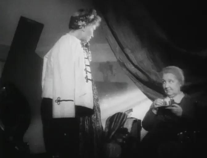 世界电影（0106）苏联电影《锄奸记》（1945）剧照欣赏