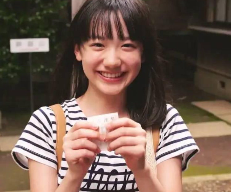 “一张嘴就露馅”的7位童星，缺点被放大，一个比一个亏