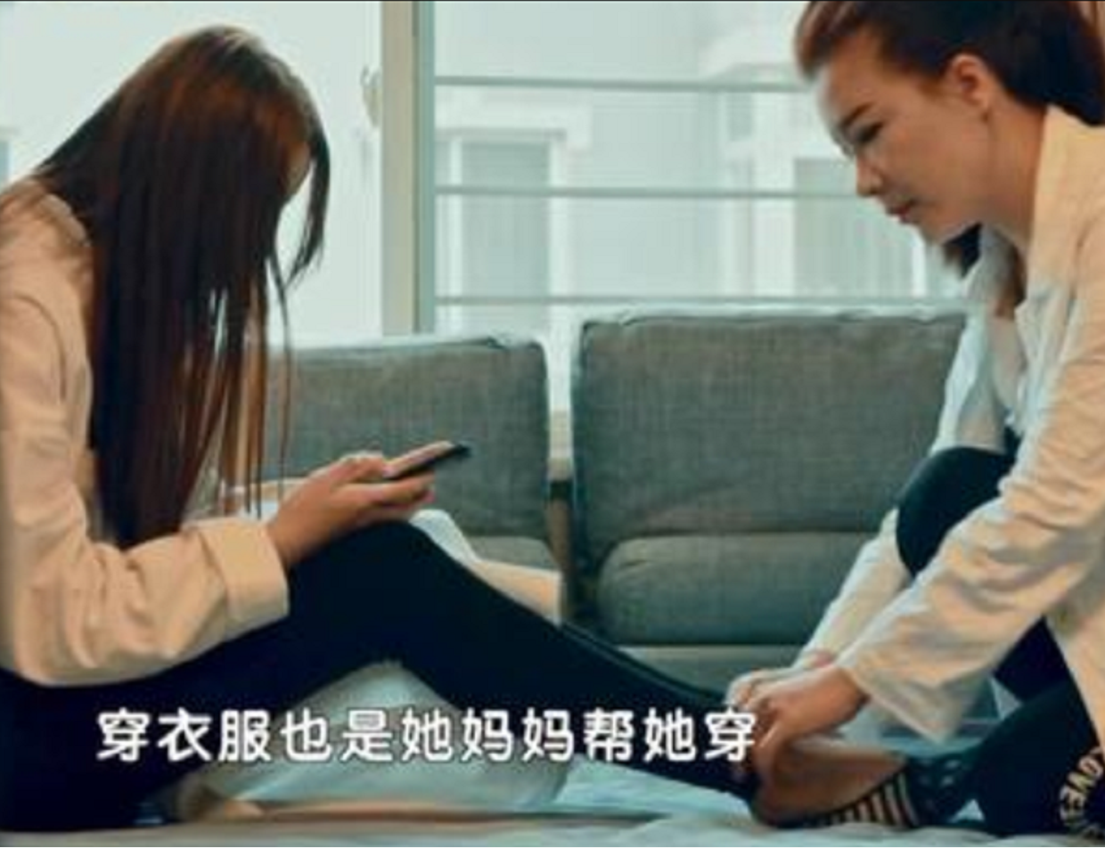 辽宁巨婴：16岁吃饭靠人喂，每天开销过万，2017年变形后怎么样了