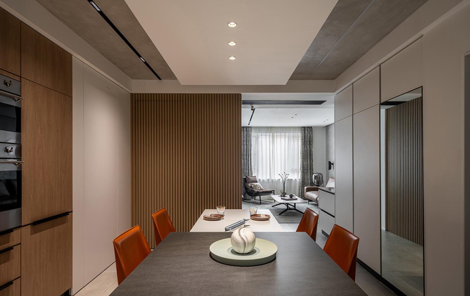 110㎡的户型，餐厅却只有巴掌大，她以逆向思维改造后，超舒适