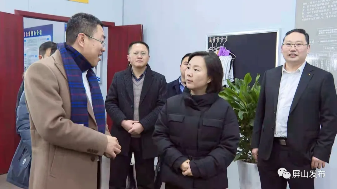 赵丹率队调研督导屏山经开区重点工作并开展双千活动