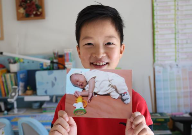 冬奥会的“小号手”走红，就读普小被张艺谋相中，家庭背景不一般