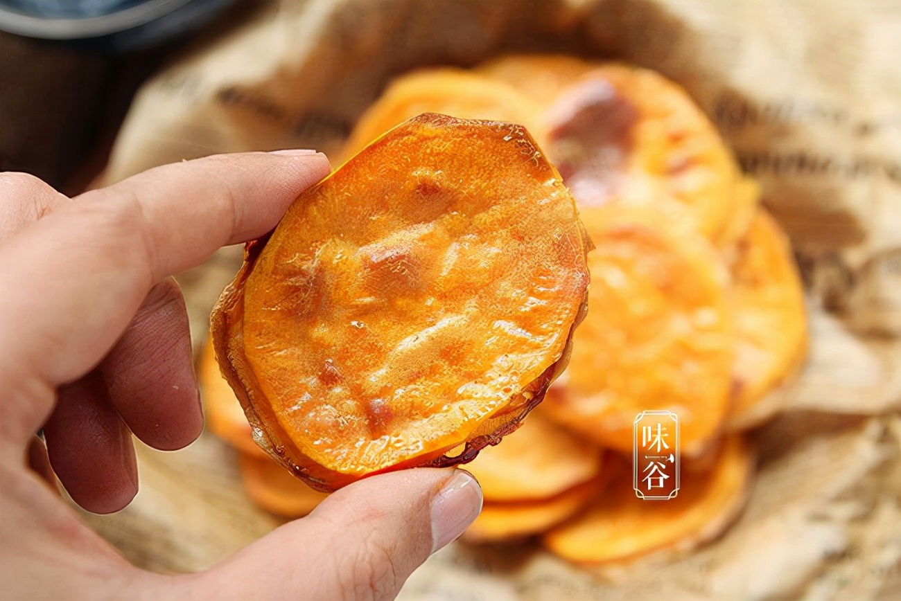 冬天红薯学会这样做，不煮不炸，酥软香甜又解馋，孩子们吃嗨了