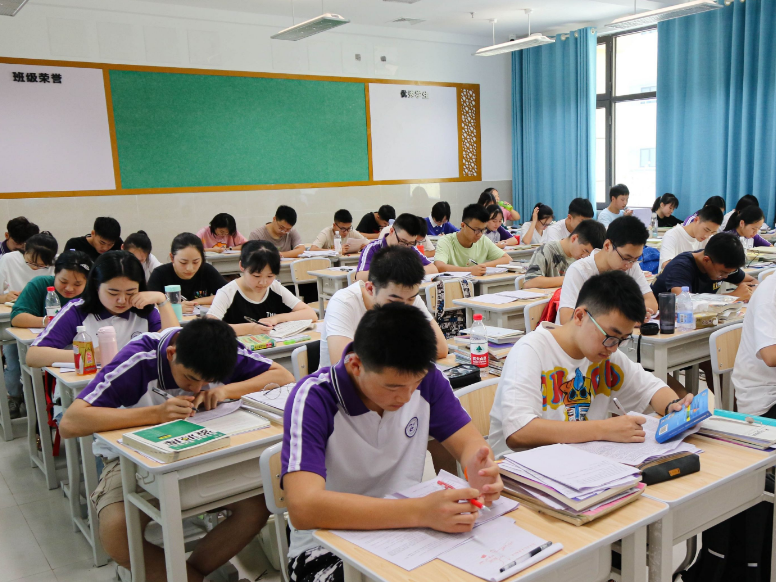 20万考生选择日语的背后，隐藏着一条高考“捷径”，最后赢家是谁