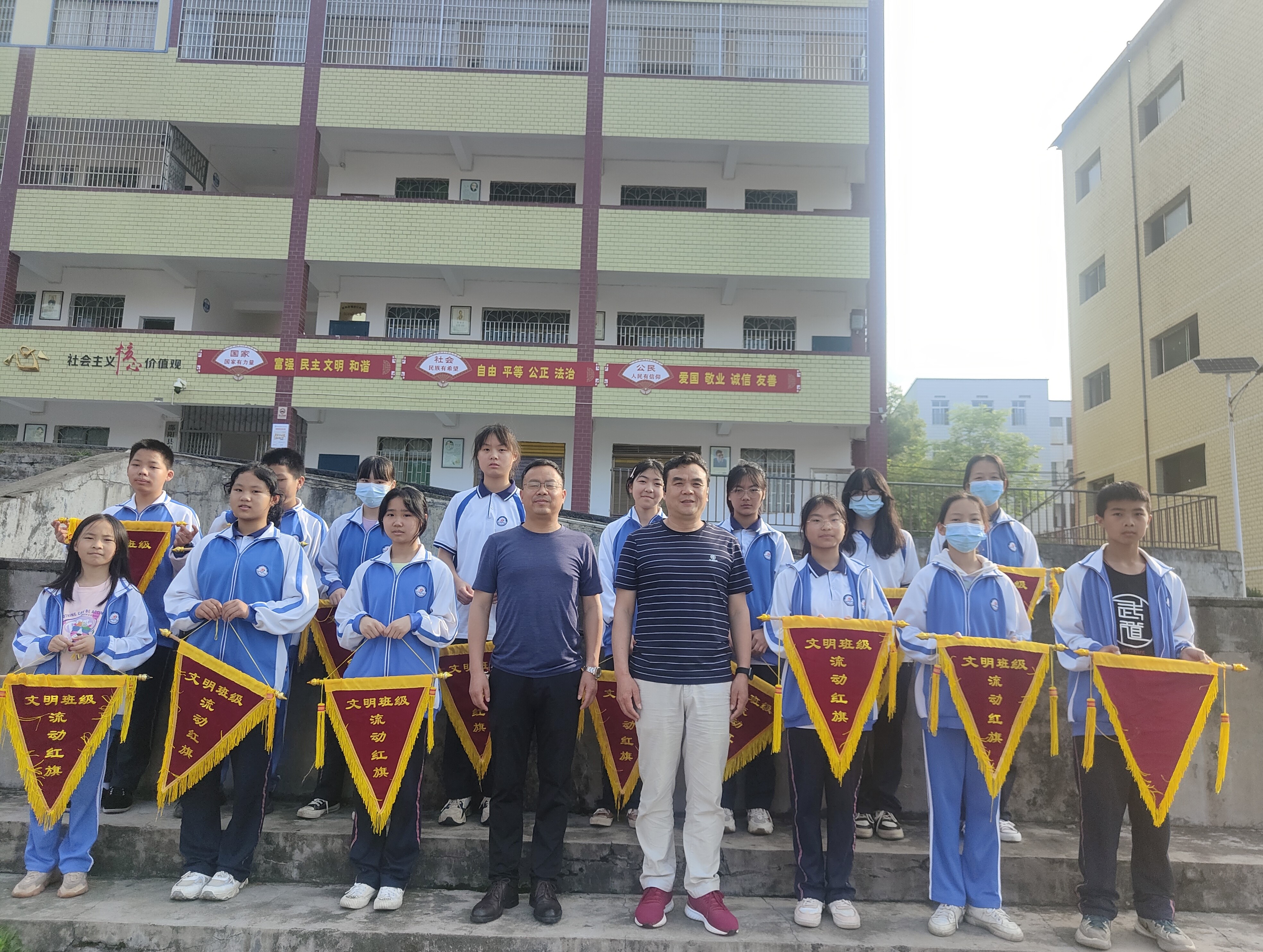 邵阳县塘渡口中学：让文明礼仪之花开遍校园每个角落