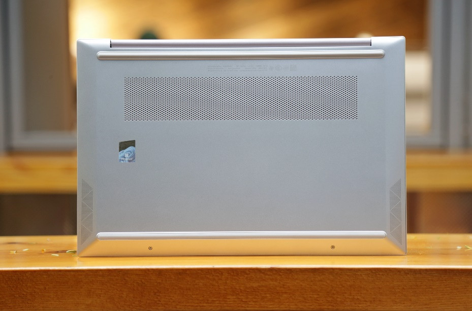 惠普星14高性能轻薄本实测：兜里的钱和电脑的颜，全都保住