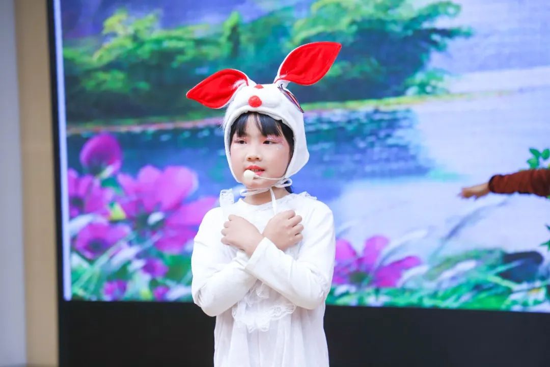 花田花绽，阅读悦心｜双流区黄甲小学举行读书节之阅读表演赛