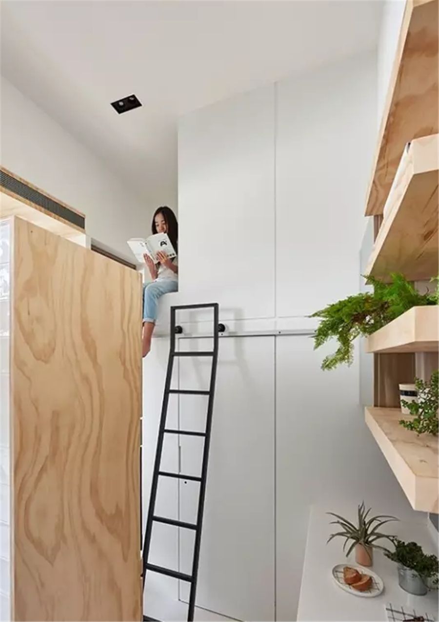 母女俩住进10㎡蜗居，爆改出1室1厅1厨1卫，空间逼仄却功能齐全