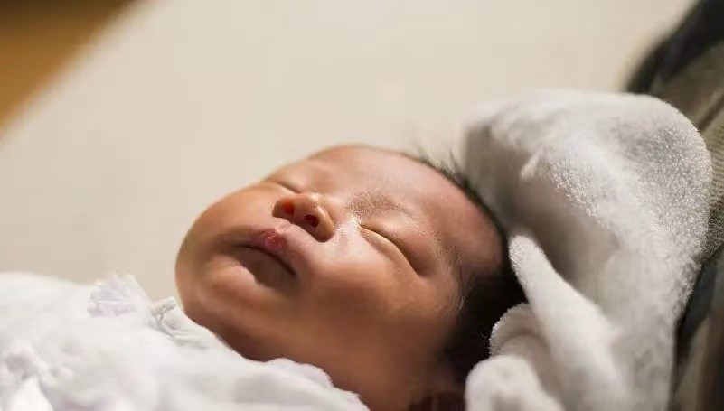 2019年，27岁女律师助理烧炭自尽：生前留下14张信用卡，欠款87万