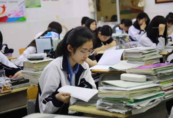 新高考选科下“迷之组合”，物化生不是良配，越到后期弊端越明显