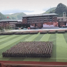 神评爆笑合集：女朋友发信息说她脚冷我怎么办，神评笑死我了