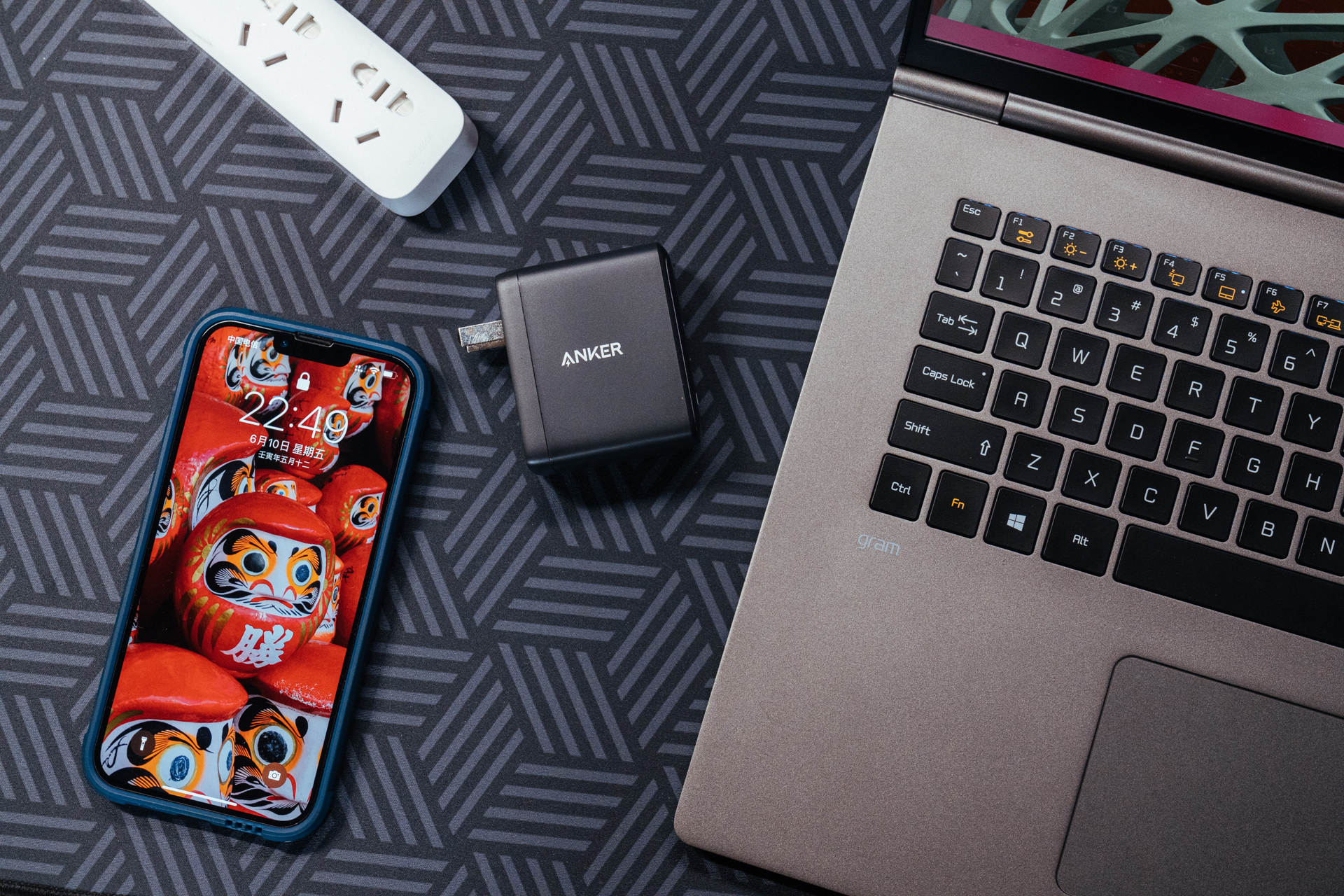 简洁条理，如何布置自己的办公桌面：轻办公好物分享